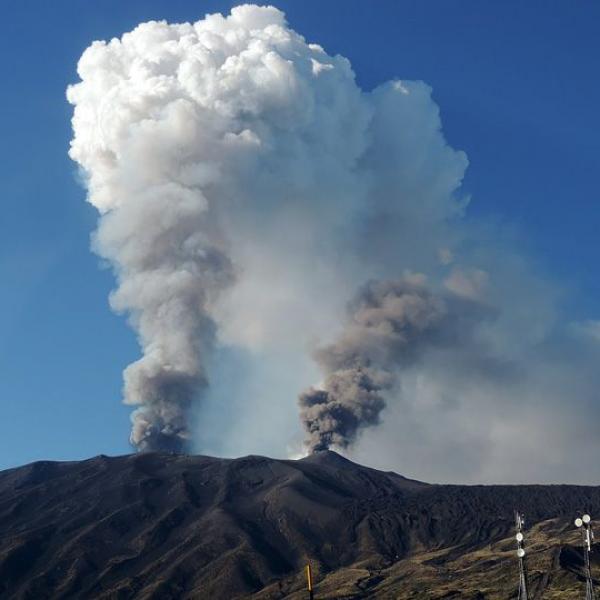 15 etna plumes ground